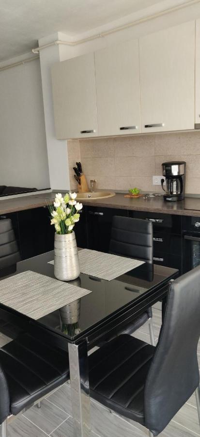 Avangarden Apartment Брашов Экстерьер фото